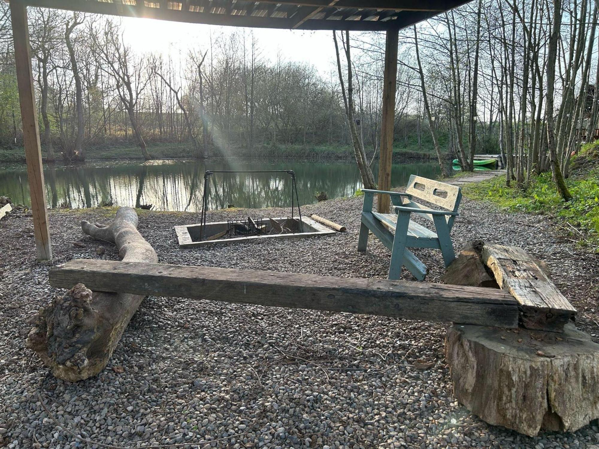 Arcadia Safari Tent In Private 5 Acre Field Рексем Экстерьер фото